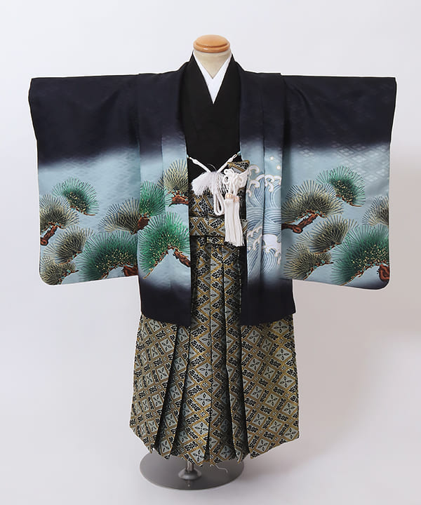 七五三(三歳男の子) | 黒×水色ぼかしに松