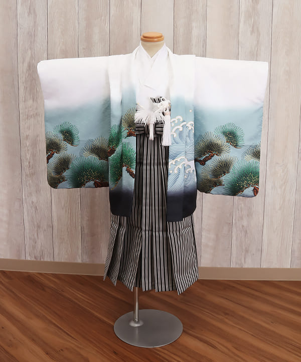 七五三(三歳男の子) | 白×水色ぼかしに松と波