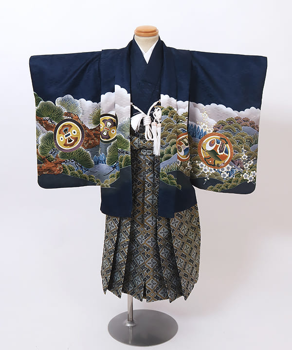 七五三(三歳男の子) | 紺地に松と鼓文様