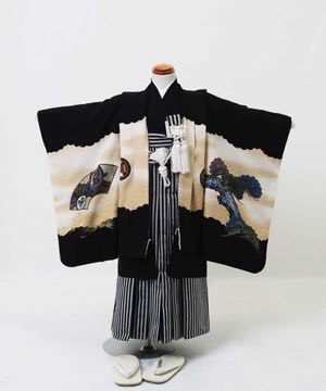 七五三(五歳) | 黒時に雲取り 松に地紙と大鷹(5B-21)