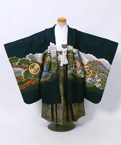 七五三(五歳) | 深緑地に松と宝尽くし