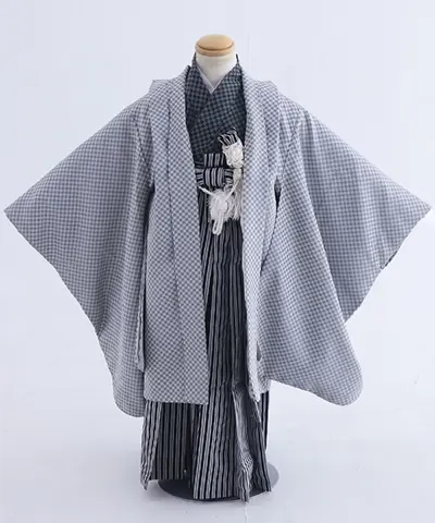 七五三（五歳） | グレー地に市松模様の羽織と縞袴