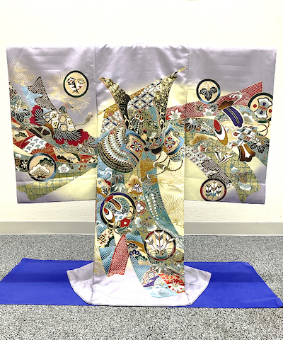 産着(お宮参り) | 薄紫地に兜と吉祥文様