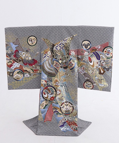 産着(お宮参り) | グレー地に兜と宝尽くし