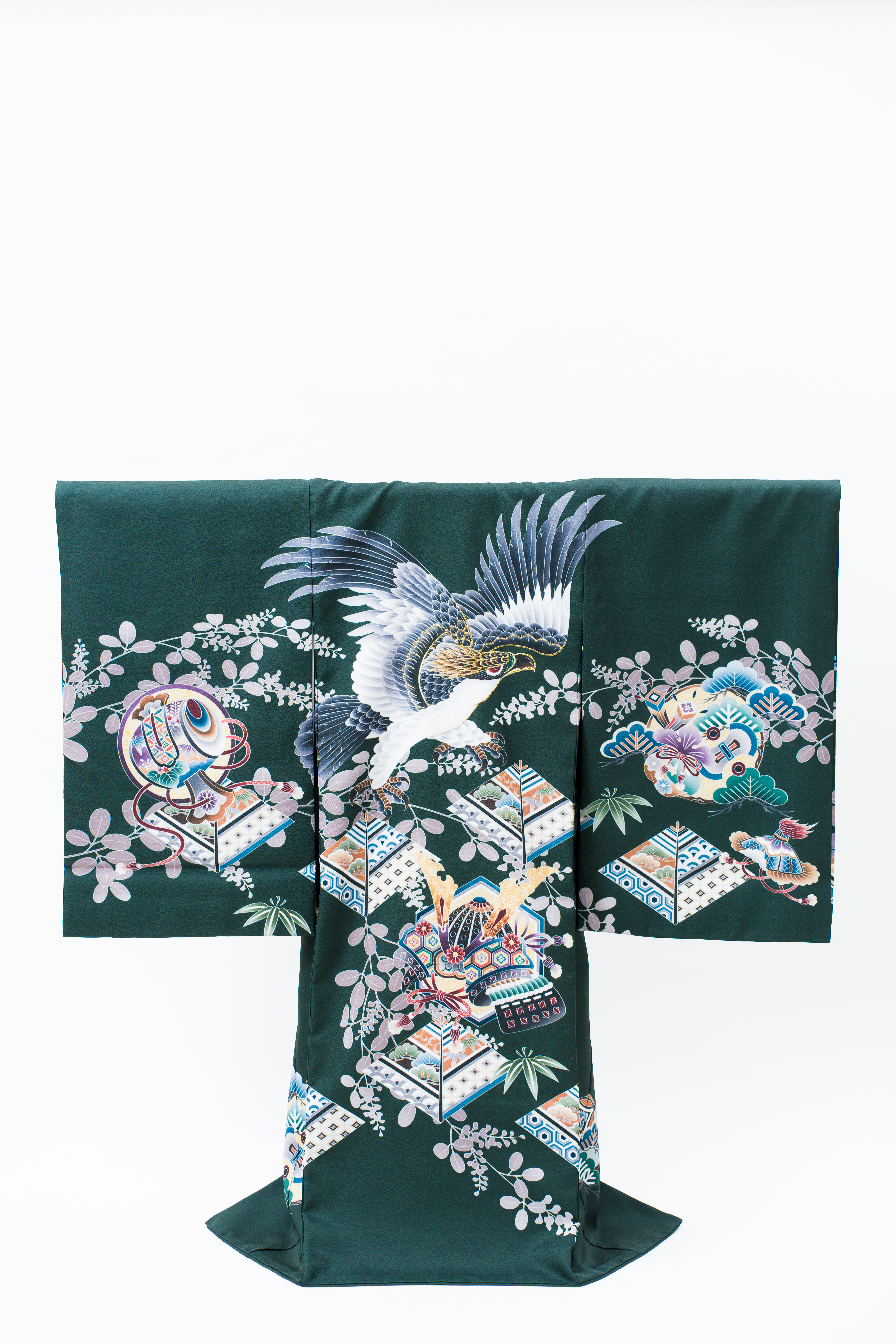 産着(お宮参り) | 深緑地に鷹と兜の吉祥柄