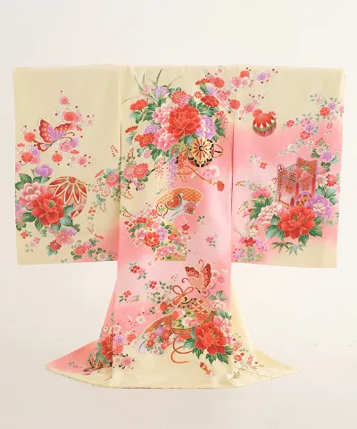 産着(お宮参り) | クリーム地に御所車と牡丹に蝶