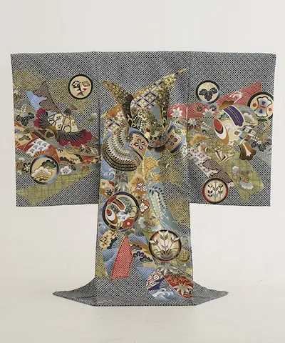 産着(お宮参り) | グレー地に豪華な兜と吉祥文様